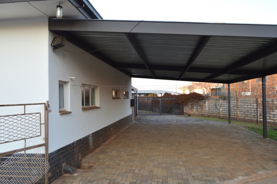 3 Bedroom Property for Sale in Flamwood North West